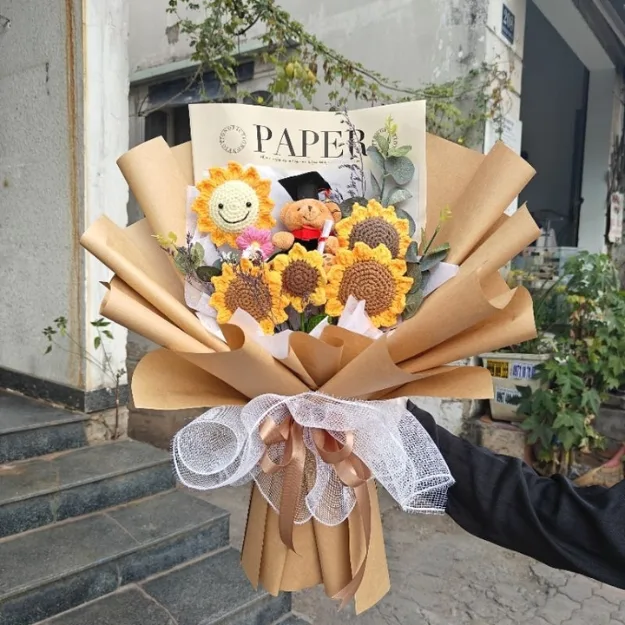 Bó hoa len handmade làm quà tặng tốt nghiệp